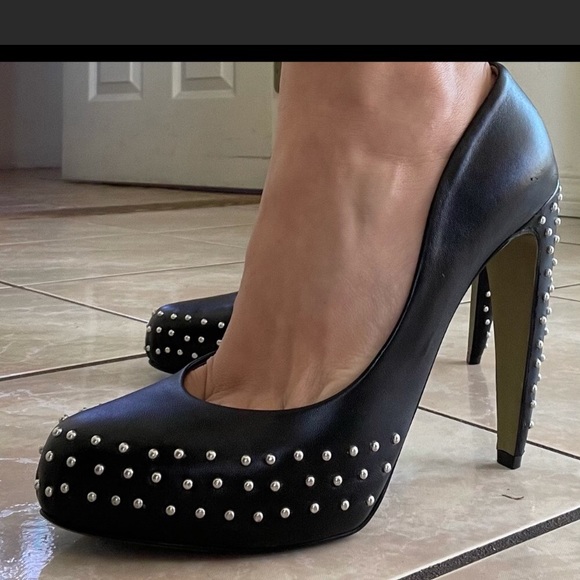 Super Cute Unique Walter Steiger stud Shoe. - Picture 4 of 13